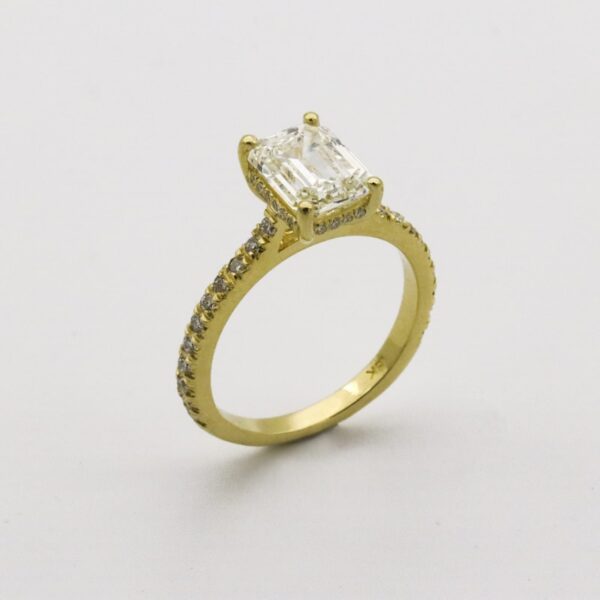 Twisted Pave Ring
